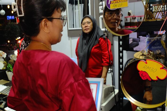 Beware Of The Camera Ambush: I Capture Spontaneous And Funny Street Moments In Malaysia (30 Pics)