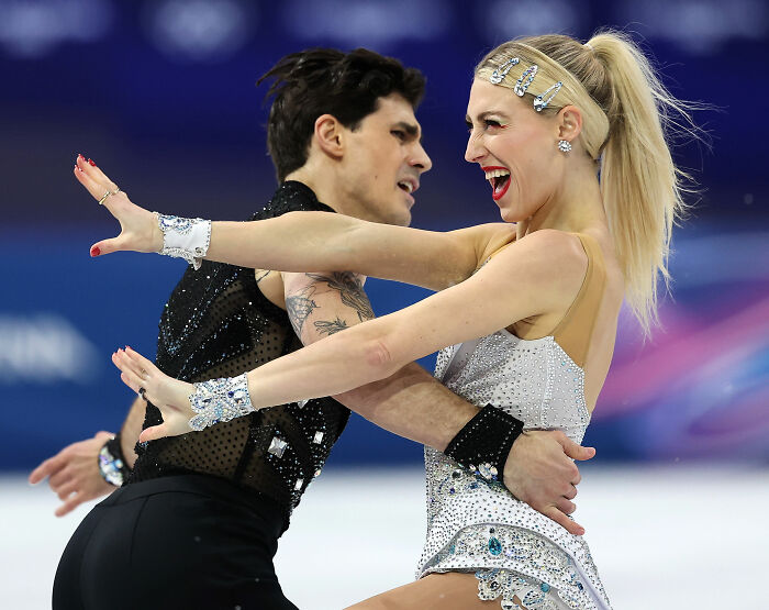 Olympic Ice Skater Makes Incredible Save After Wardrobe Malfunction Nearly Ruins Routine