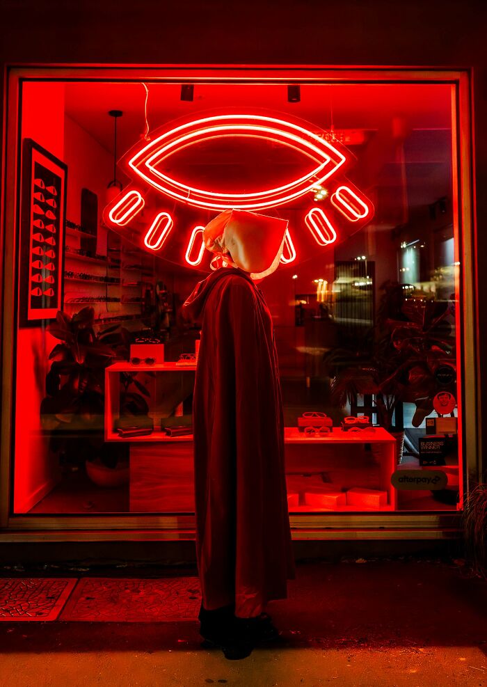 The 2025 International Photography Awards Showcased The World At Its Most Beautiful And Bizarre (74 Pics)