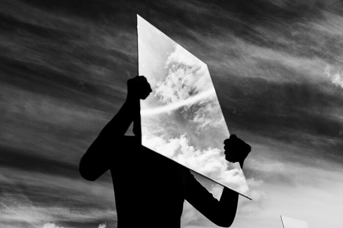 The 2025 International Photography Awards Showcased The World At Its Most Beautiful And Bizarre (74 Pics)