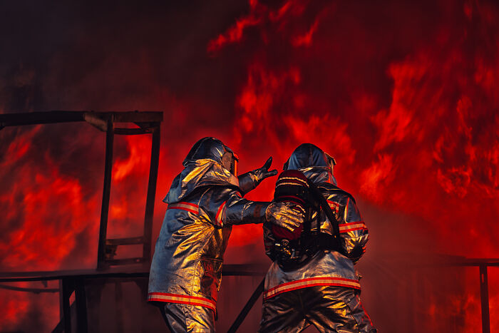 The 2025 International Photography Awards Showcased The World At Its Most Beautiful And Bizarre (74 Pics)