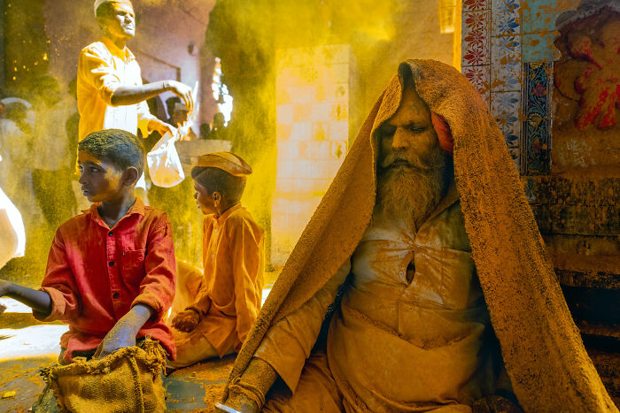 The 2025 International Photography Awards Showcased The World At Its Most Beautiful And Bizarre (74 Pics)