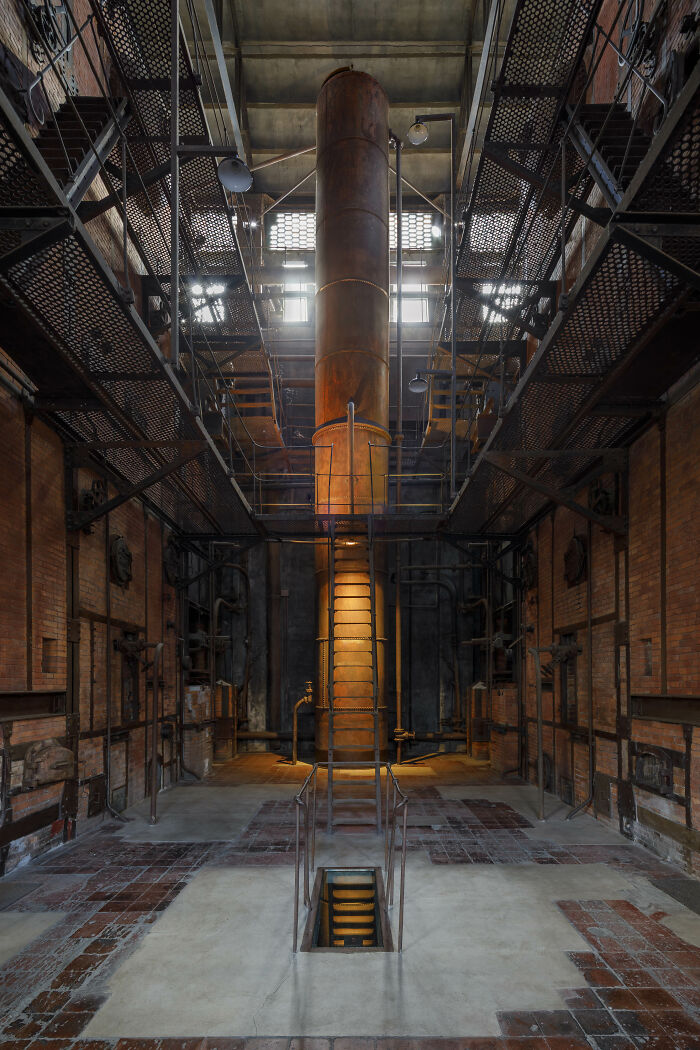 The 2025 International Photography Awards Showcased The World At Its Most Beautiful And Bizarre (74 Pics)