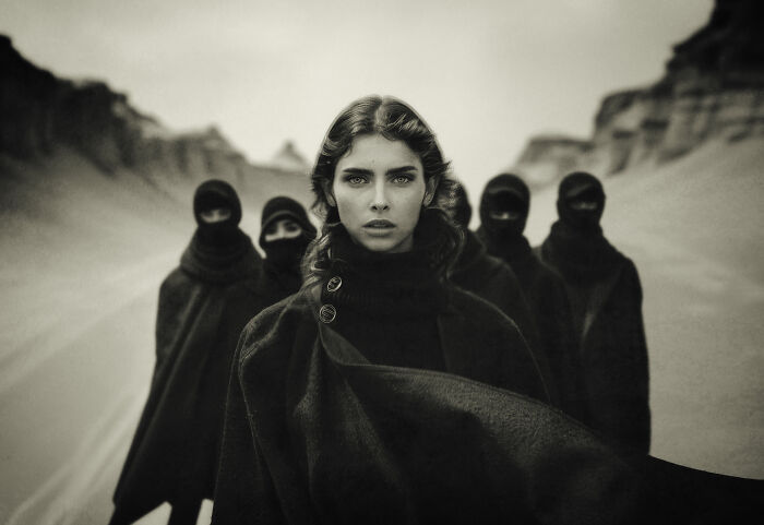 The 2025 International Photography Awards Showcased The World At Its Most Beautiful And Bizarre (74 Pics)