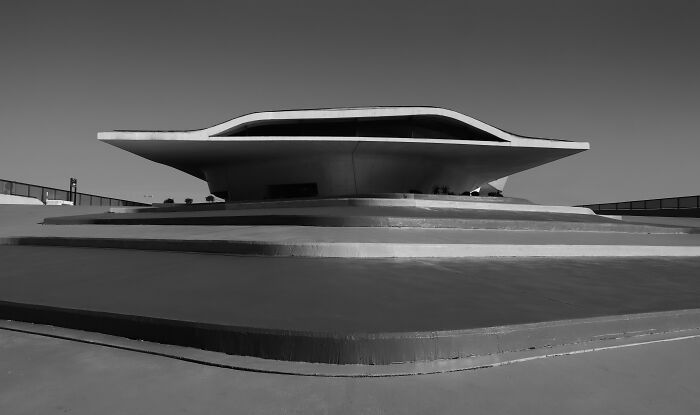 The 2025 International Photography Awards Showcased The World At Its Most Beautiful And Bizarre (74 Pics)