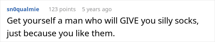 Controlling Guy Hates GF&rsquo;s Colorful Work Socks, She Demands Replacements After He Trashes Them