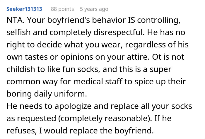 Controlling Guy Hates GF&rsquo;s Colorful Work Socks, She Demands Replacements After He Trashes Them
