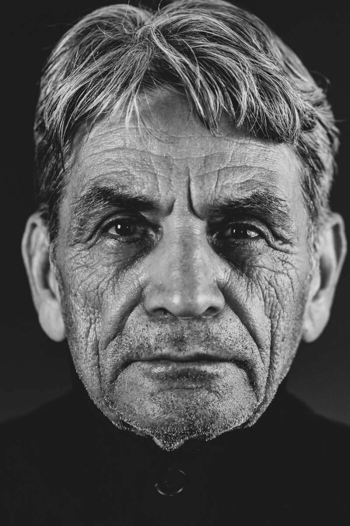 “Fox With A McDonald’s Takeaway?”: Once-In-A-Lifetime Photos Taken At The Exact Perfect Moment