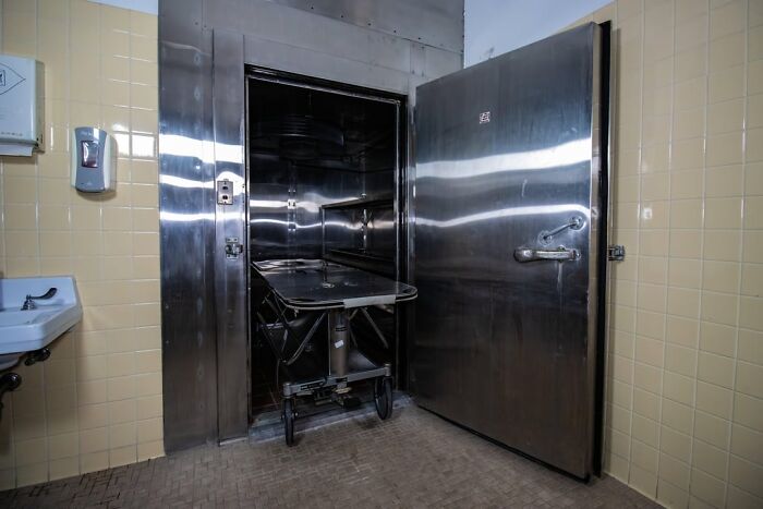 48 Disturbing Things People Mentioned Casually Without Realizing How Bad It Sounded