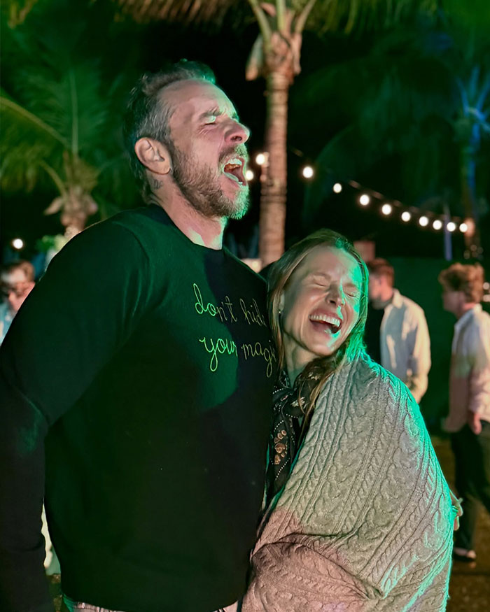 Dax Shepard Opens Up About Why He’s “Not A Fan” Of Kristen Bell