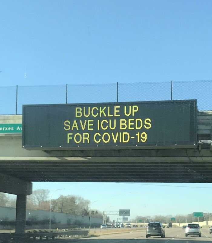 &ldquo;Hitchhikers May Be Escaping Inmates&rdquo;: 76 Of The Scariest Signs Ever Spotted In The Wild (New Pics)