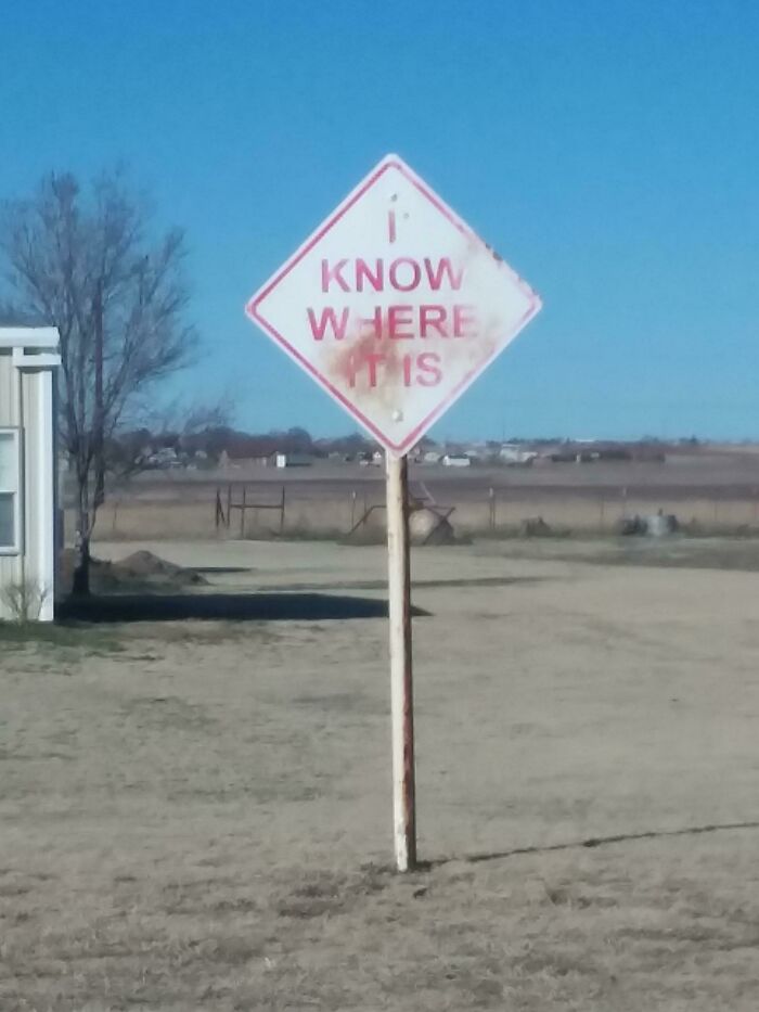 &ldquo;Hitchhikers May Be Escaping Inmates&rdquo;: 76 Of The Scariest Signs Ever Spotted In The Wild (New Pics)