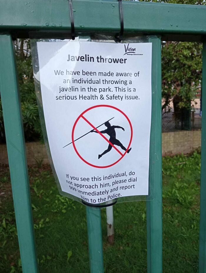 &ldquo;Hitchhikers May Be Escaping Inmates&rdquo;: 76 Of The Scariest Signs Ever Spotted In The Wild (New Pics)