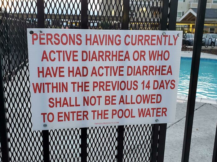 &ldquo;Hitchhikers May Be Escaping Inmates&rdquo;: 76 Of The Scariest Signs Ever Spotted In The Wild (New Pics)