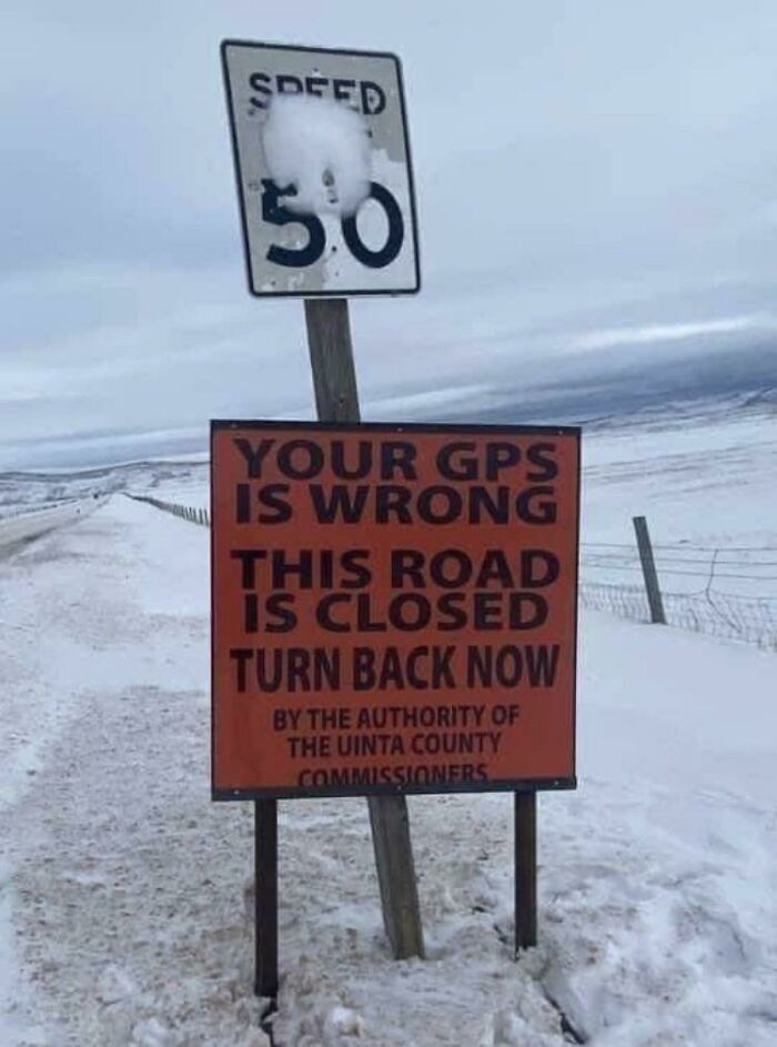 &ldquo;Hitchhikers May Be Escaping Inmates&rdquo;: 76 Of The Scariest Signs Ever Spotted In The Wild (New Pics)