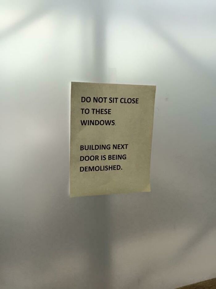 &ldquo;Hitchhikers May Be Escaping Inmates&rdquo;: 76 Of The Scariest Signs Ever Spotted In The Wild (New Pics)