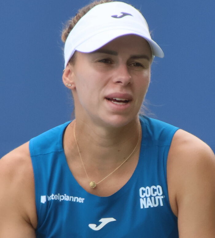 Magda Linette: Bio And Career Highlights Magda Linette: Bio And Career Highlights