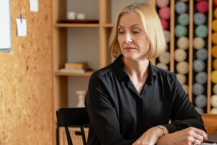 Man Asks Why Women Take Or Refuse To Take Their Husband&rsquo;s Last Name And Gets 34 Responses