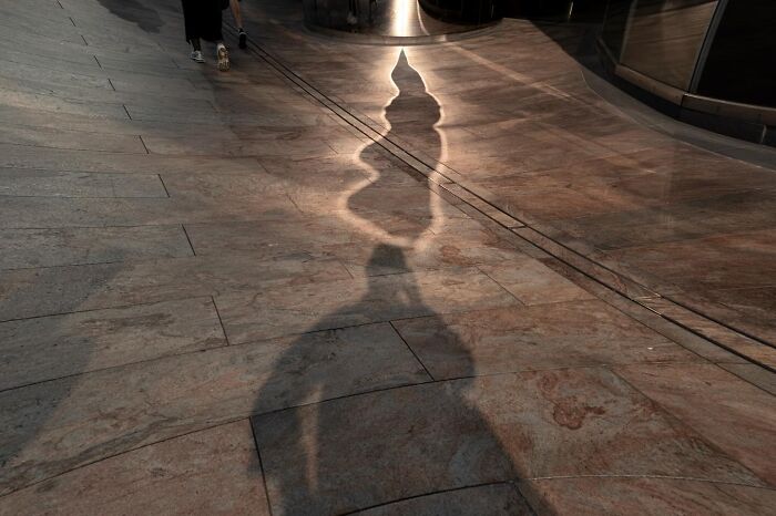 Lucky Coincidences: 30 Perfectly Timed Pictures Taken By Edas Wong (New Pics)