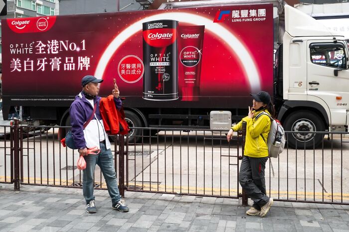 Lucky Coincidences: 30 Perfectly Timed Pictures Taken By Edas Wong (New Pics)