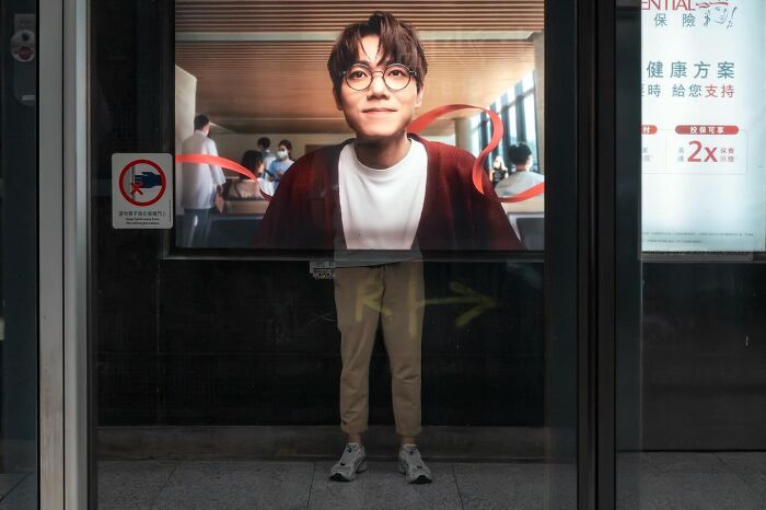 Lucky Coincidences: 30 Perfectly Timed Pictures Taken By Edas Wong (New Pics)