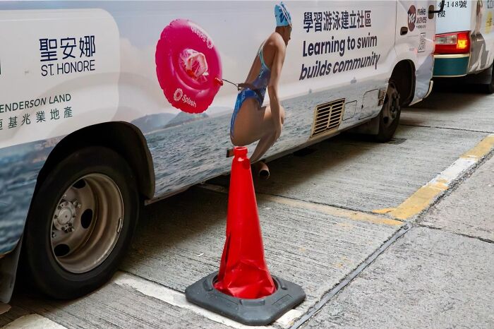 Lucky Coincidences: 30 Perfectly Timed Pictures Taken By Edas Wong (New Pics)