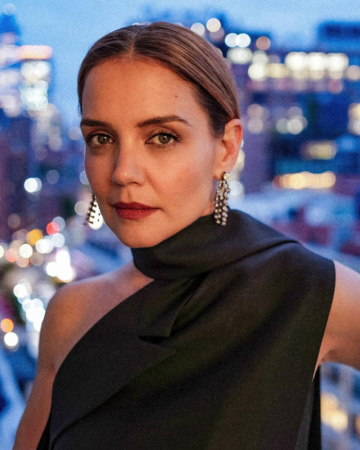 Katie Holmes Honors Her Late Costar James Van Der Beek With A Moving Handwritten Letter