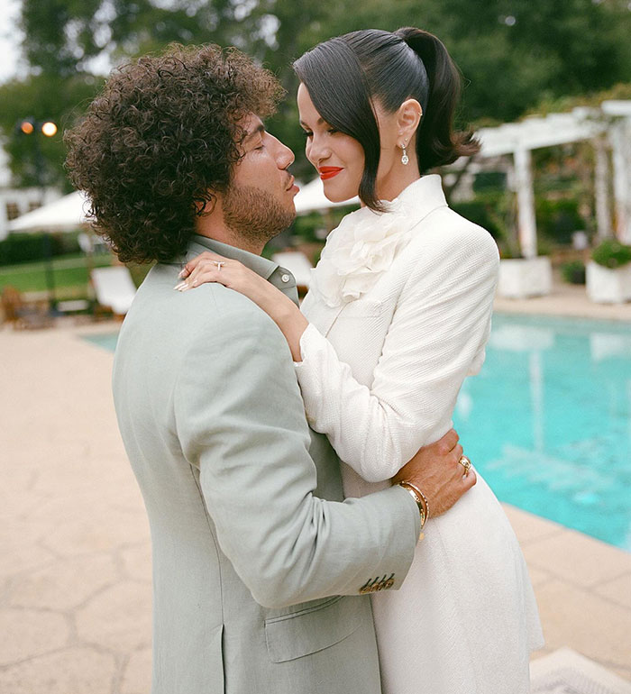 “Totally Delusional”: Taylor Swift’s Gift To Selena Gomez Sparks Backlash