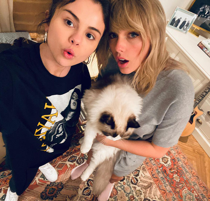 “Totally Delusional”: Taylor Swift’s Gift To Selena Gomez Sparks Backlash