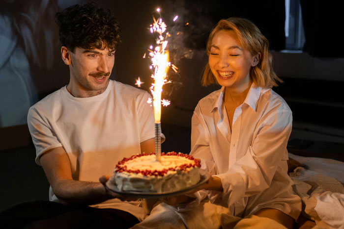 Lady Throws Big Party For Hubs’ B-Day Even When He Didn’t Want It, In Tears As He Doesn’t Praise Her