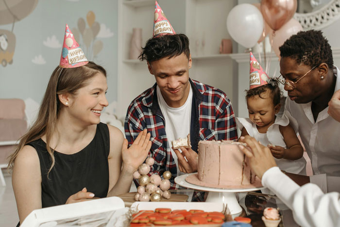 Lady Throws Big Party For Hubs’ B-Day Even When He Didn’t Want It, In Tears As He Doesn’t Praise Her