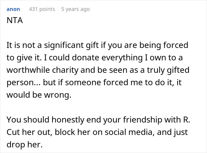 Lady Eyes Friend&rsquo;s Long Hair, Expects Her To Cut It Off For Her Sister&rsquo;s Wig, Mad She Says No