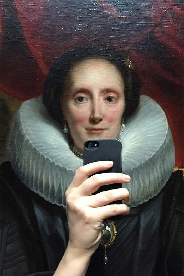 17 Museum Portraits That Look Like They&rsquo;re Mid-Selfie As Shared On This Page