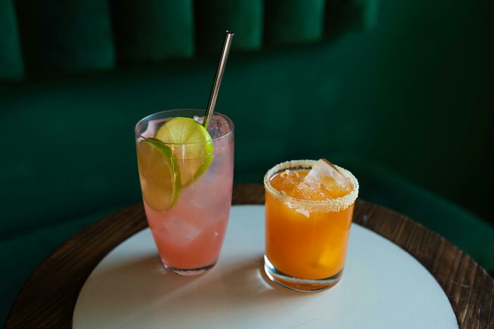 &ldquo;Are We Still Accepting The Bare Minimum?&rdquo;: Vote On These 26 Dating Gestures & Find Out