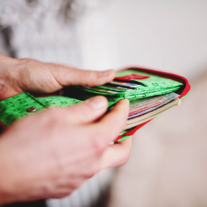 “She Was Arrested”: 64 Coworkers That Became Legends For All The Wrong Reasons