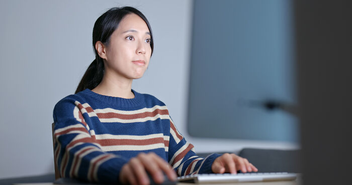 “She Was Arrested”: 64 Coworkers That Became Legends For All The Wrong Reasons