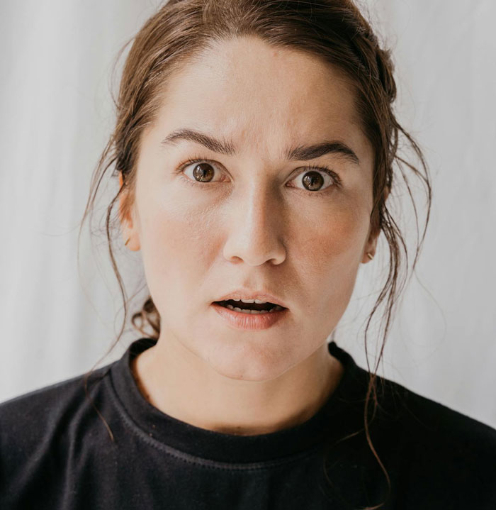 Woman Tells Drunk Boyfriend To Stop Acting Like A Jerk, He Refuses: “I Could Go Home With Any Woman Here”