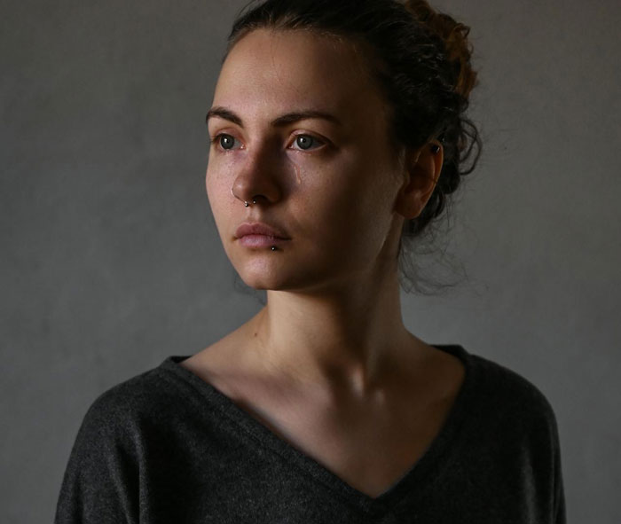 Woman Tells Drunk Boyfriend To Stop Acting Like A Jerk, He Refuses: “I Could Go Home With Any Woman Here”