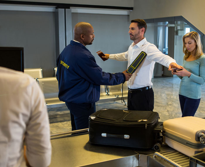 32 Airport Workers Share Behind-The-Scenes Secrets That Non-Employees Might Not Have Known 32 Airport Workers Share Behind-The-Scenes Secrets That Non-Employees Might Not Have Known