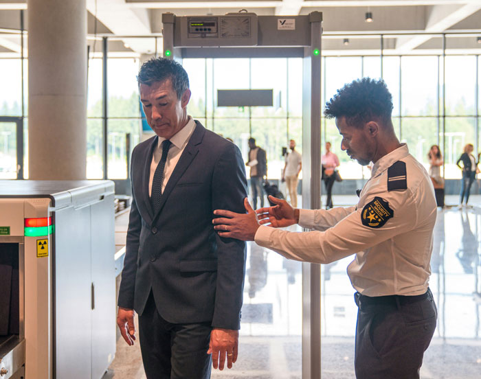 32 Airport Workers Share Behind-The-Scenes Secrets That Non-Employees Might Not Have Known 32 Airport Workers Share Behind-The-Scenes Secrets That Non-Employees Might Not Have Known