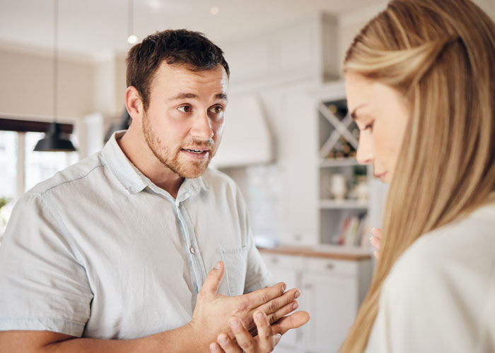 Woman’s Enjoyment Of “Spicy Books” Causes A Stir At A Party That Left Her Husband Humiliated Woman’s Enjoyment Of “Spicy Books” Causes A Stir At A Party That Left Her Husband Humiliated