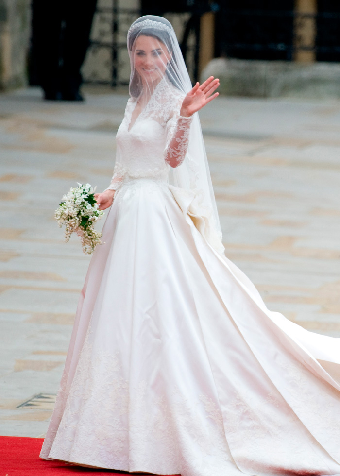 “Diana’s Was A Mess”: 20 Royal Wedding Dresses That Sparked Buzz For Better Or Worse “Diana’s Was A Mess”: 20 Royal Wedding Dresses That Sparked Buzz For Better Or Worse