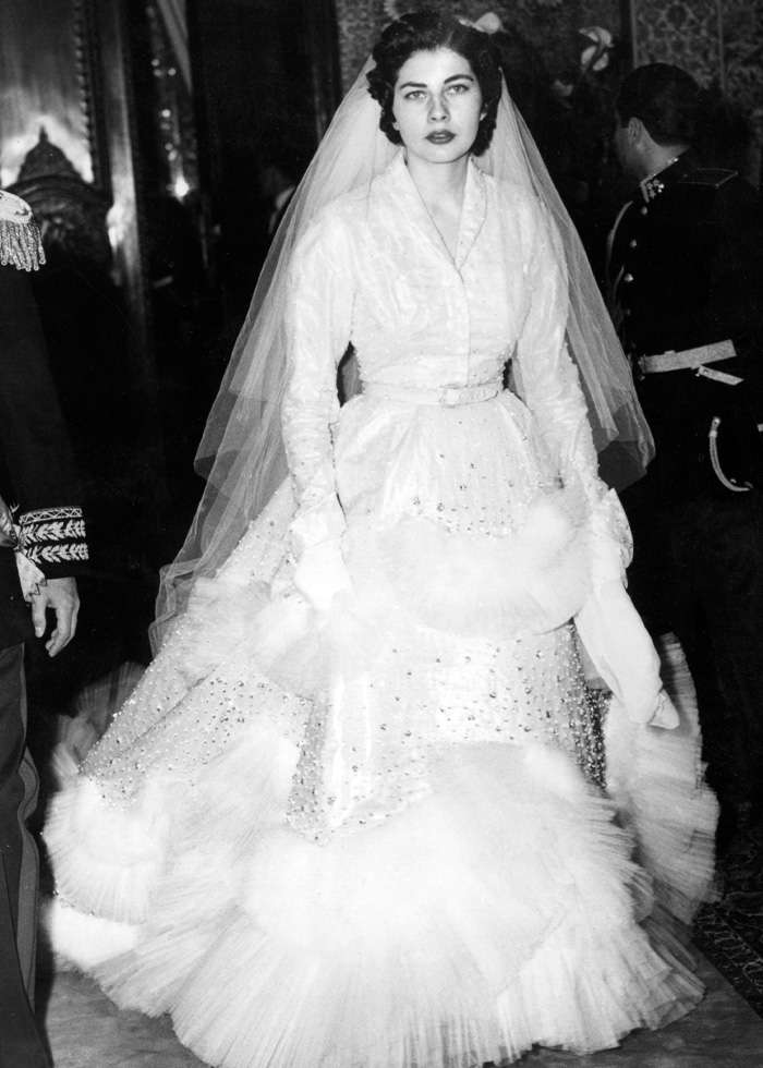 “Diana’s Was A Mess”: 20 Royal Wedding Dresses That Sparked Buzz For Better Or Worse “Diana’s Was A Mess”: 20 Royal Wedding Dresses That Sparked Buzz For Better Or Worse