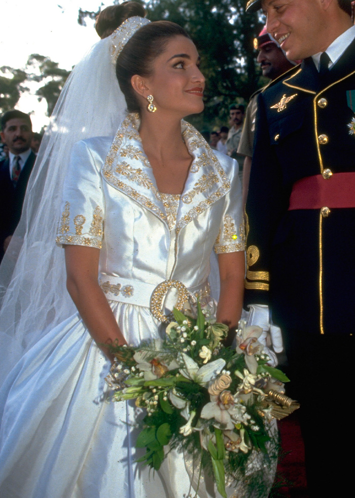 “Diana’s Was A Mess”: 20 Royal Wedding Dresses That Sparked Buzz For Better Or Worse “Diana’s Was A Mess”: 20 Royal Wedding Dresses That Sparked Buzz For Better Or Worse