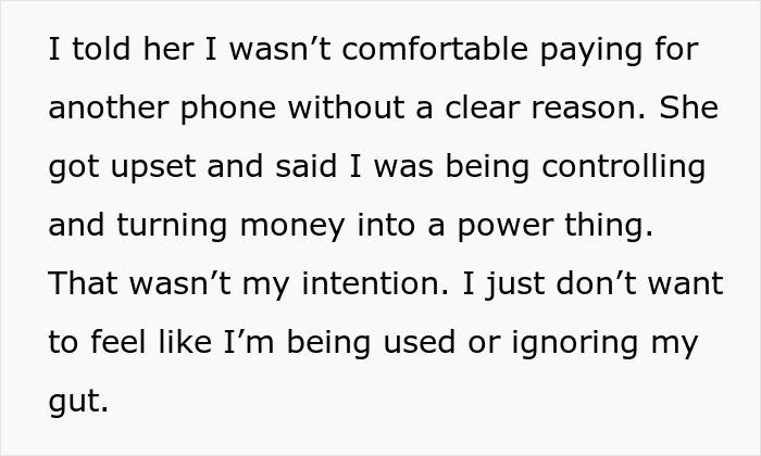 GF Insists BF Buys Her 2nd Phone For “Personal Use,” People Online Try To Guess What It May Be For GF Insists BF Buys Her 2nd Phone For “Personal Use,” People Online Try To Guess What It May Be For