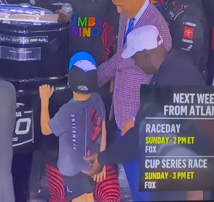 Video Of Michael Jordan Touching Young Fan At Daytona 500 Sparks Heated Debate Video Of Michael Jordan Touching Young Fan At Daytona 500 Sparks Heated Debate