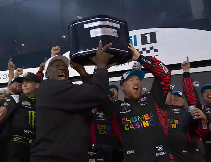 Video Of Michael Jordan Touching Young Fan At Daytona 500 Sparks Heated Debate Video Of Michael Jordan Touching Young Fan At Daytona 500 Sparks Heated Debate