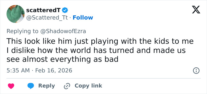 Video Of Michael Jordan Touching Young Fan At Daytona 500 Sparks Heated Debate Video Of Michael Jordan Touching Young Fan At Daytona 500 Sparks Heated Debate