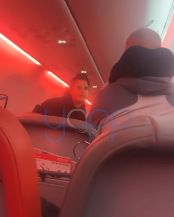 Video Captures Chaotic Brawl That Got ‘Racist’ Passengers Banned From Airline Video Captures Chaotic Brawl That Got ‘Racist’ Passengers Banned From Airline
