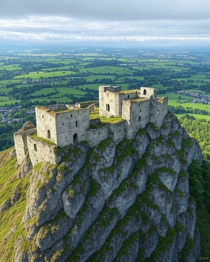 84 Fascinating Photos Of Abandoned Places Frozen In Time